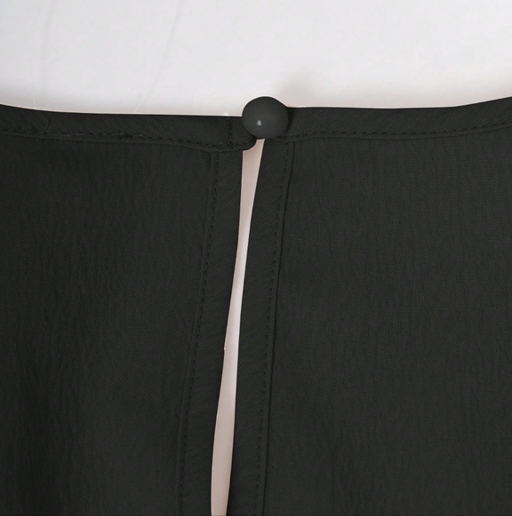 Women's V-Neck Pleated Solid Long Sleeve Jumpsuit - Picture 4 of 6